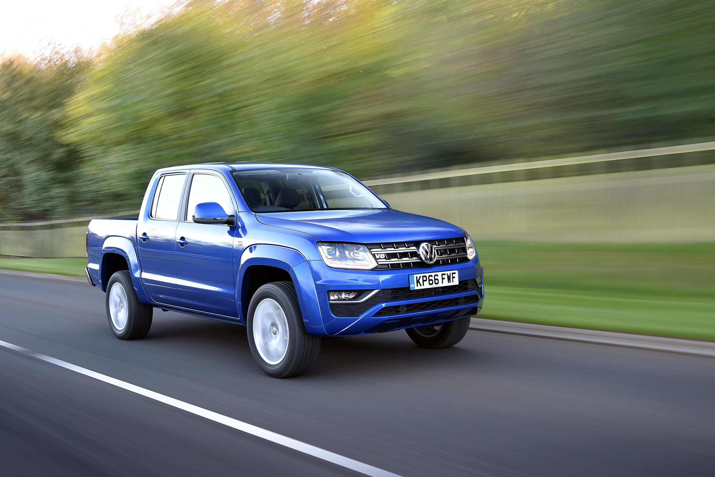Volkswagen Amarok pick-up 2016 - driving
