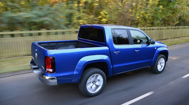 Volkswagen Amarok pick-up 2016 - rear tracking