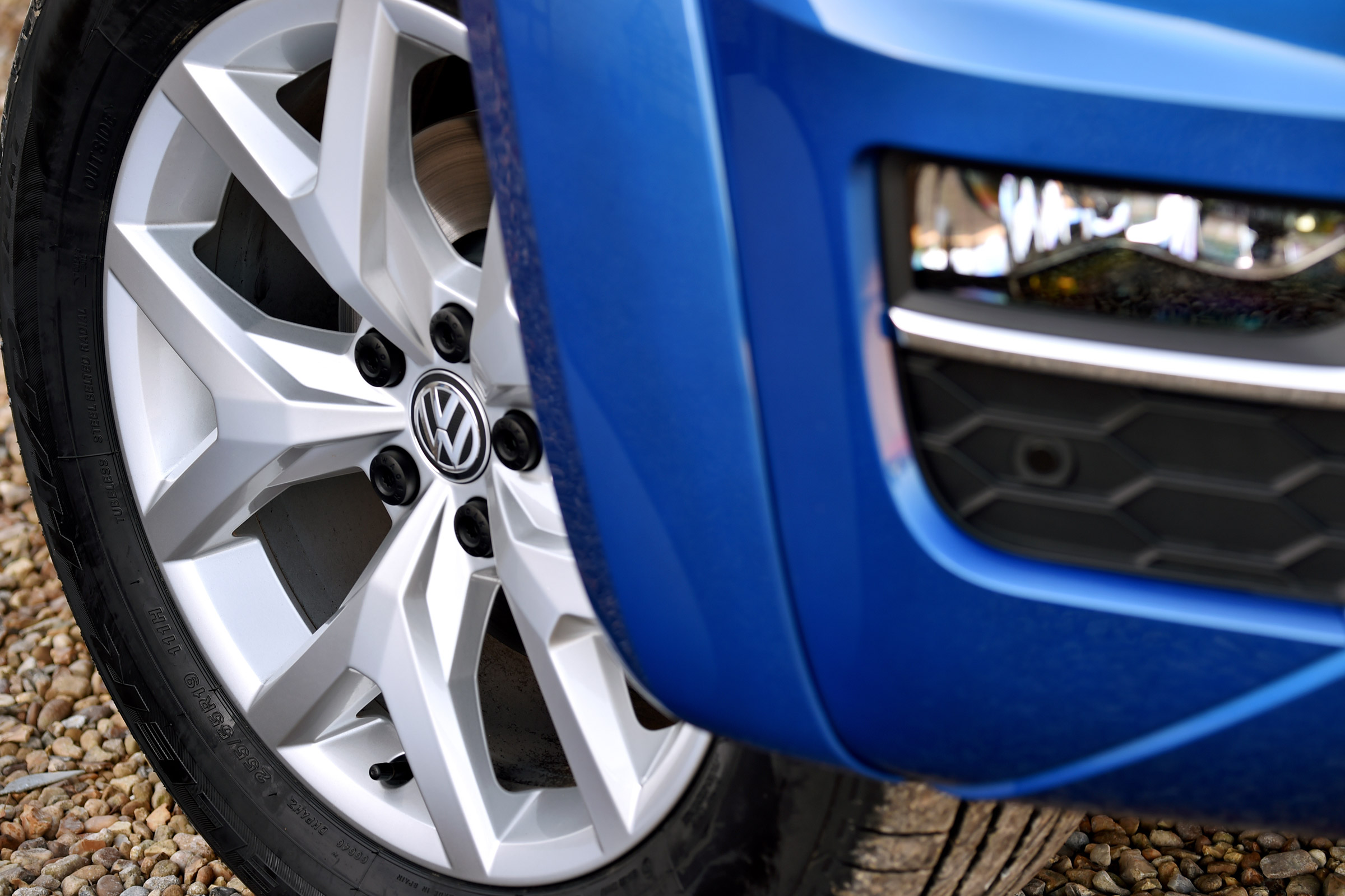 Volkswagen Amarok pick-up 2016 -  wheel