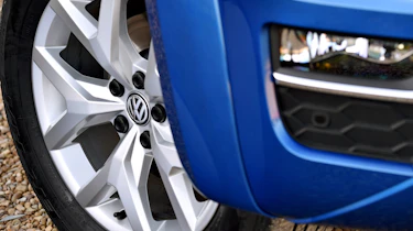 Volkswagen Amarok pick-up 2016 - wheel