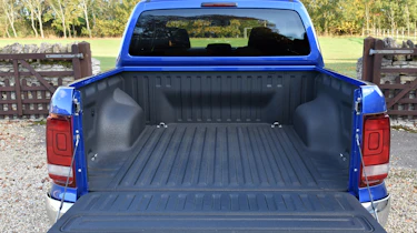 Volkswagen Amarok pick-up 2016 - bed