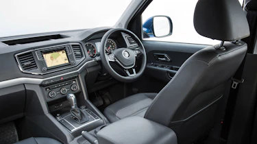 Volkswagen Amarok pick-up 2016 - interior 2