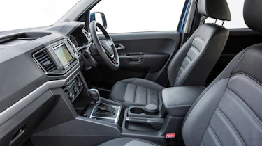 Volkswagen Amarok pick-up 2016 - interior 3
