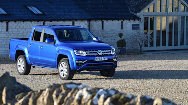 Volkswagen Amarok pick-up 2016 - front quarter 2