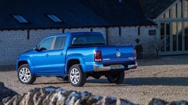 Volkswagen Amarok pick-up 2016 - rear quarter 2