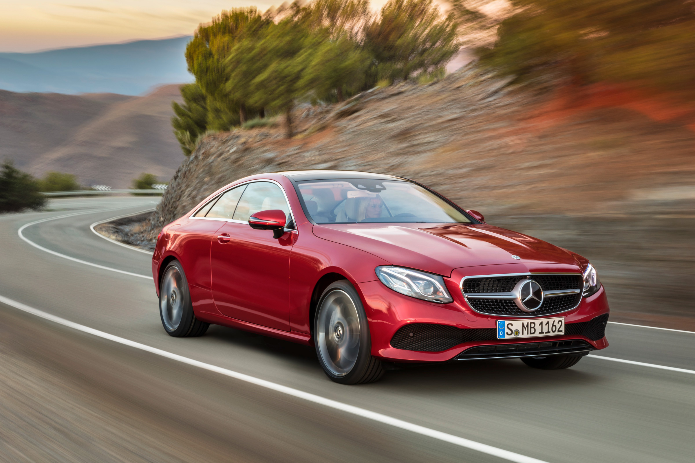 Mercedes E-Class Coupe - front tracking