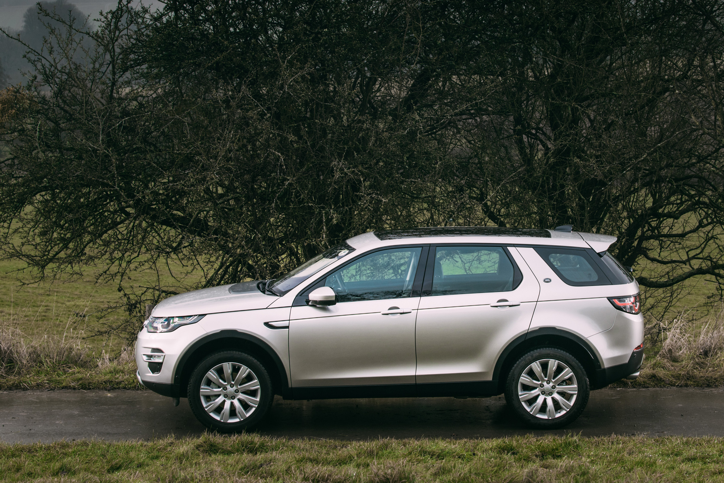 Land Rover Discovery Sport MY2107 - side