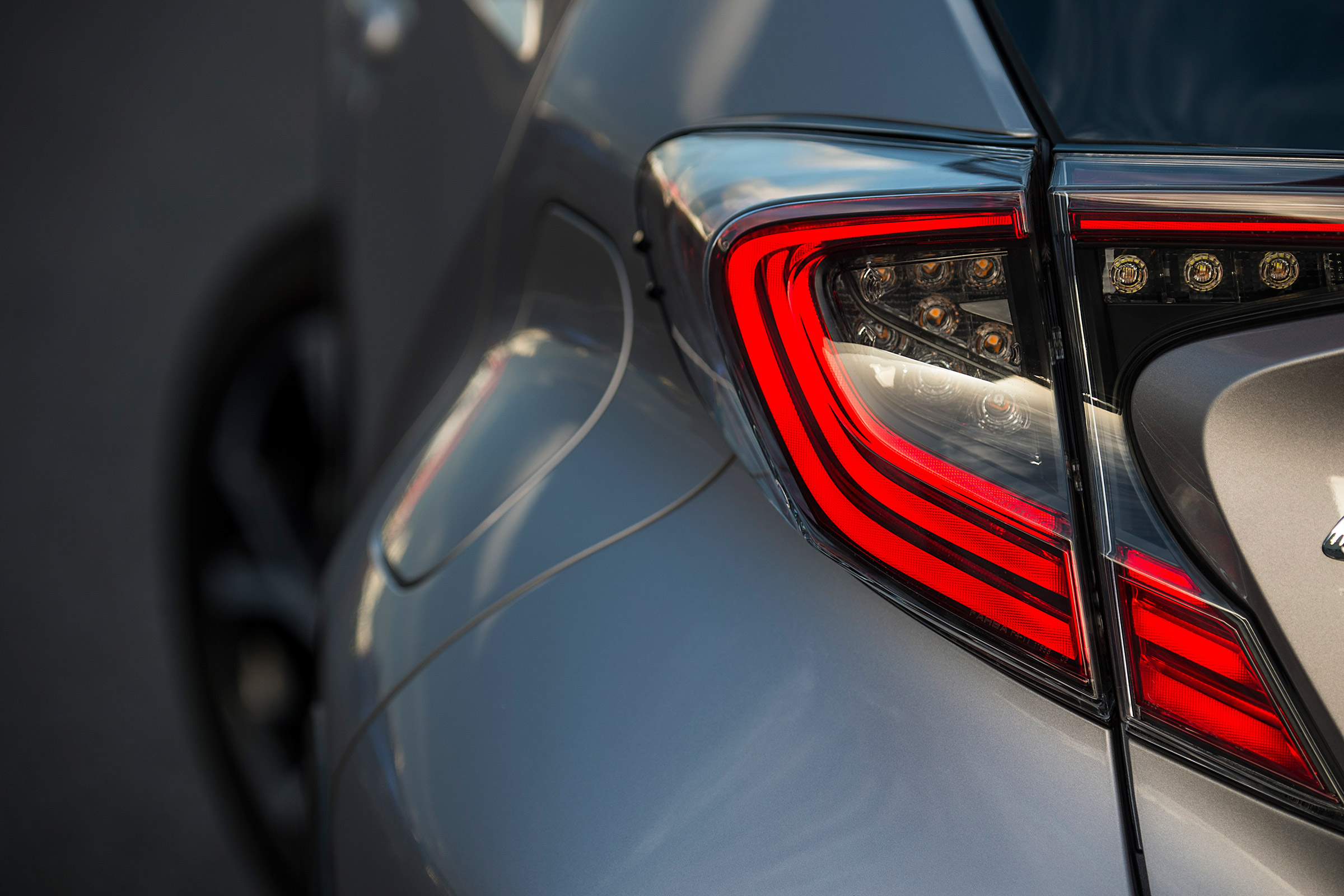 Toyota C-HR petrol - 