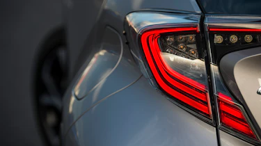 Toyota C-HR petrol -