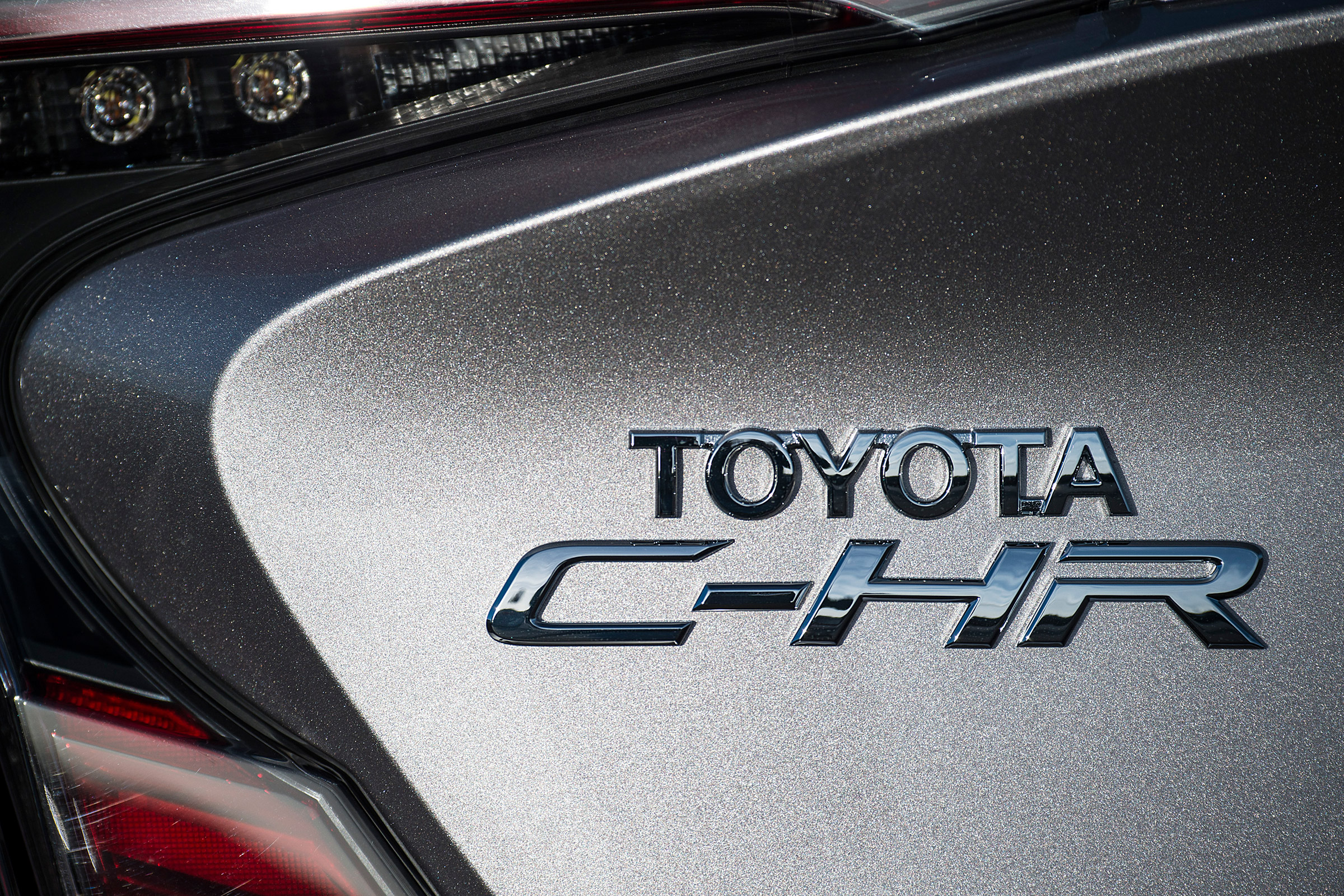 Toyota C-HR petrol - 