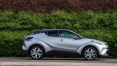 Toyota C-HR petrol -