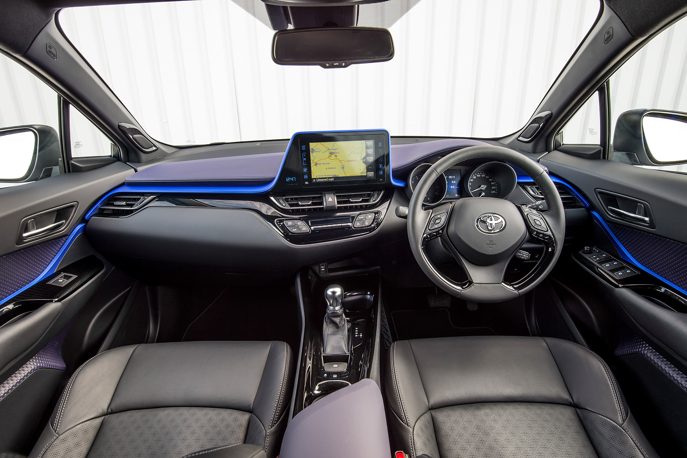 Toyota C-HR petrol - interior