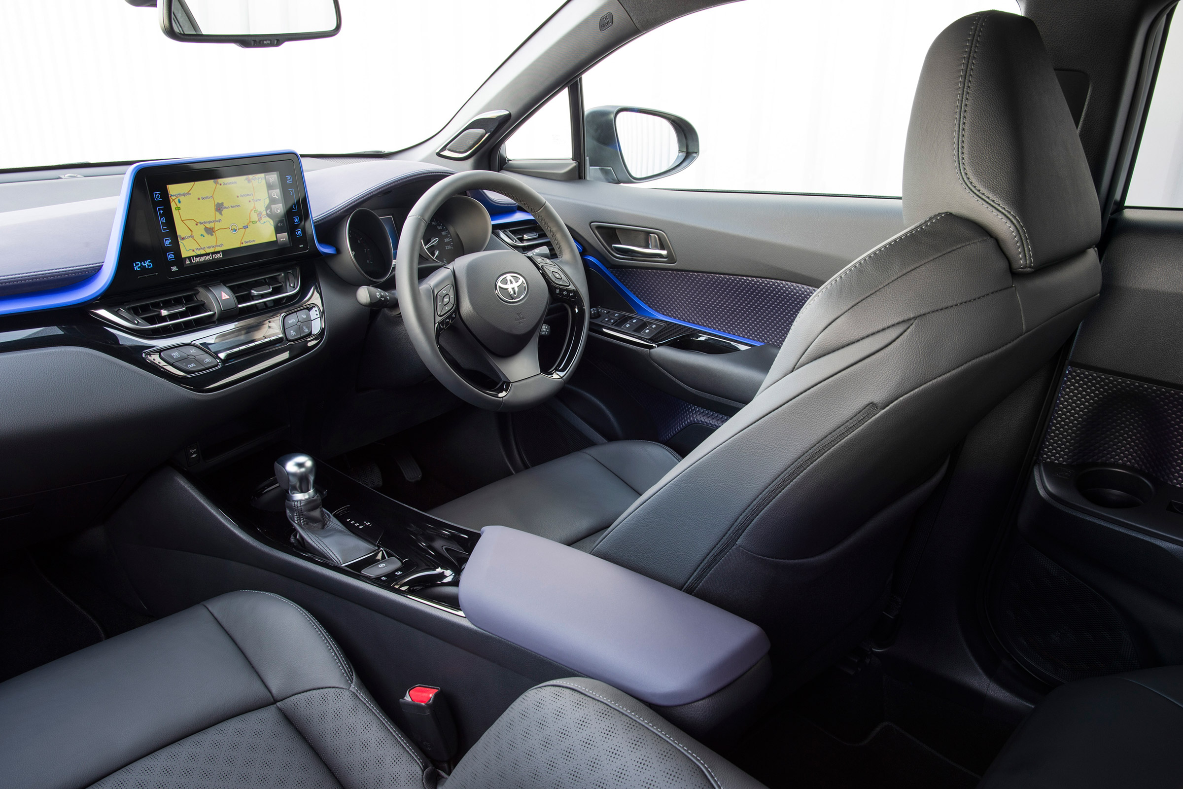 Toyota C-HR petrol - interior