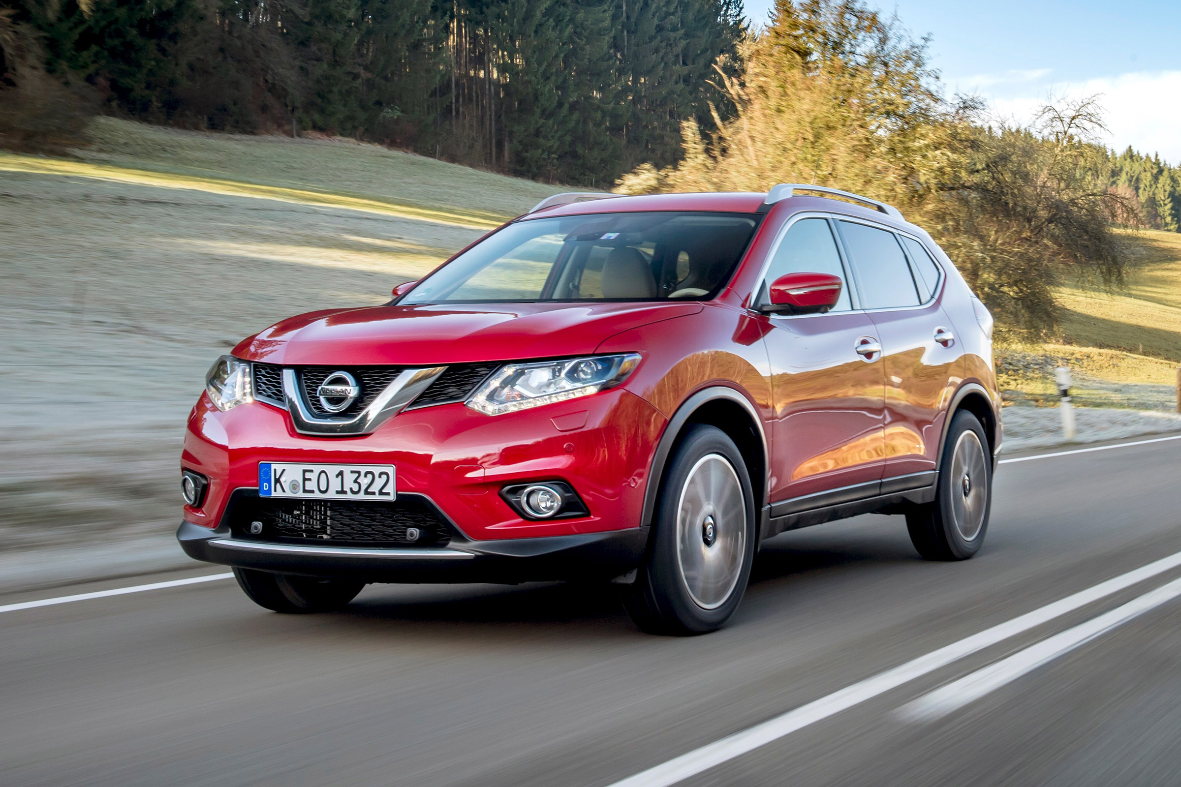 Nissan X-Trail 2.0 diesel - front