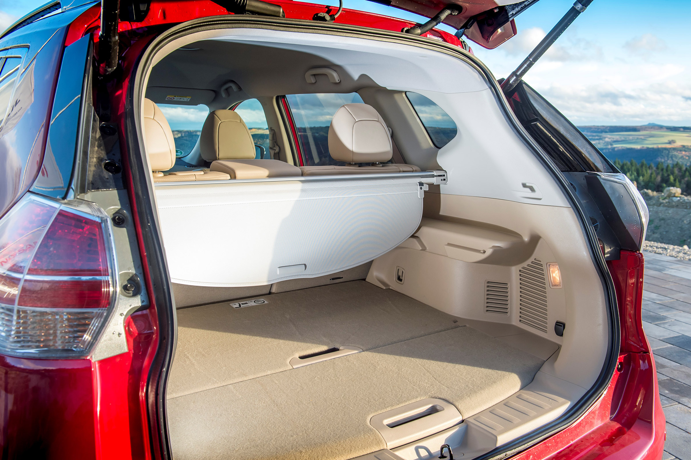 Nissan X-Trail 2.0 diesel - boot