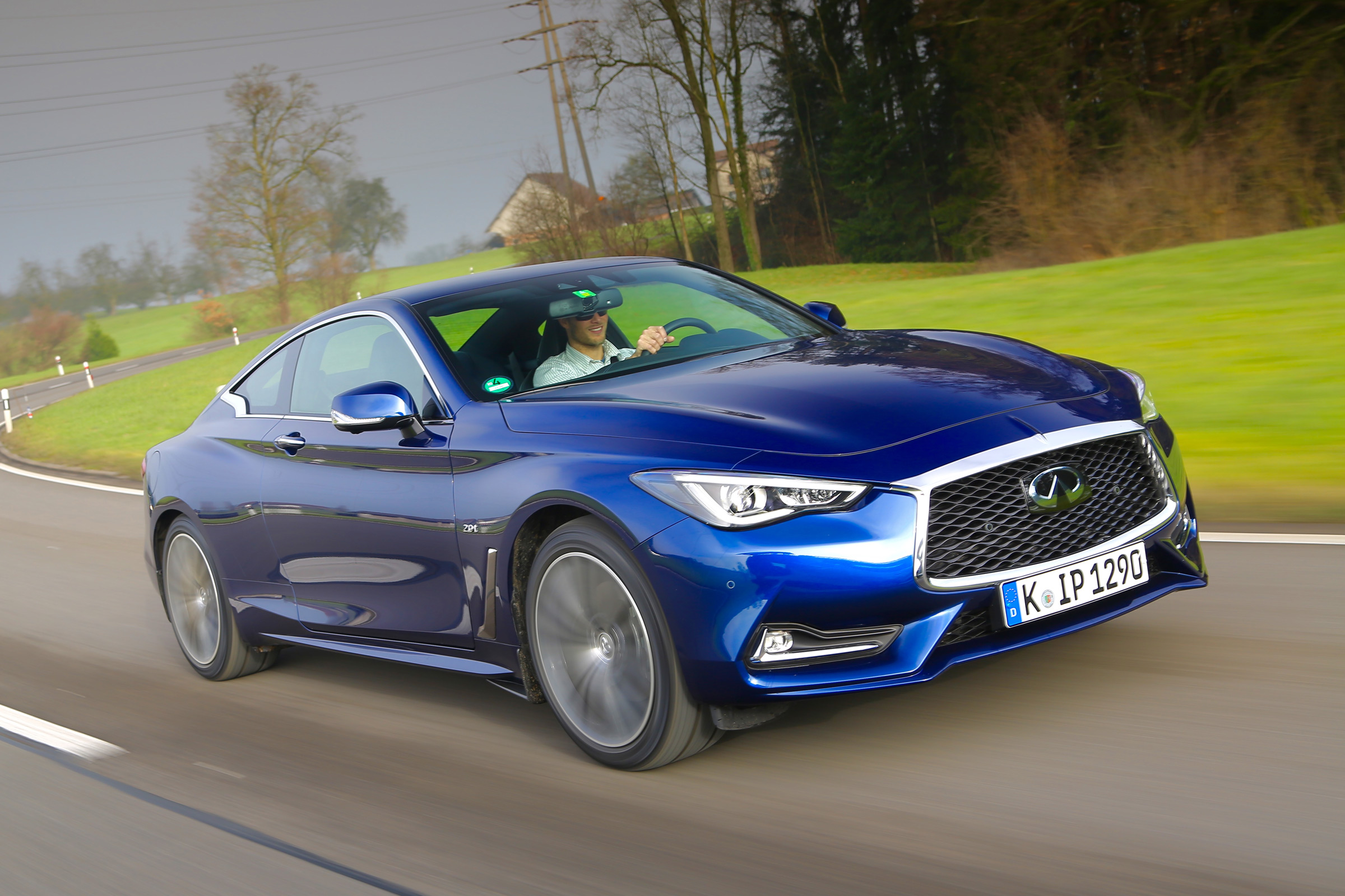 Infiniti Q60 - front tracking