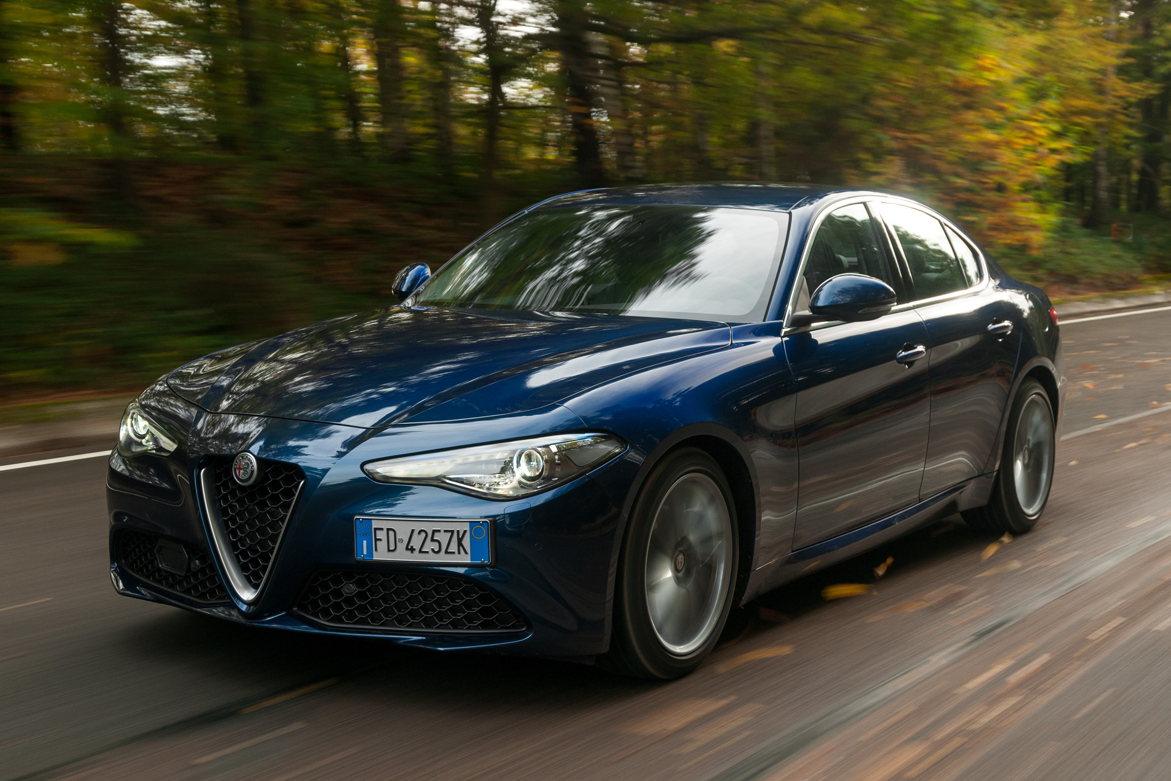 Alfa Romeo Giulia - front tracking