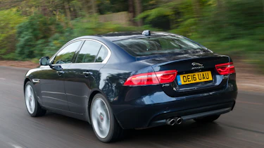 Jaguar XE - rear tracking