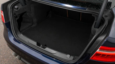 Jaguar XE - boot