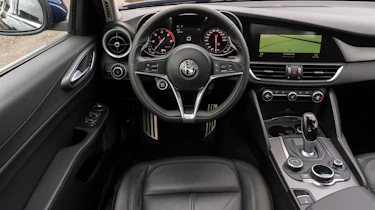 Alfa Romeo Giulia - interior