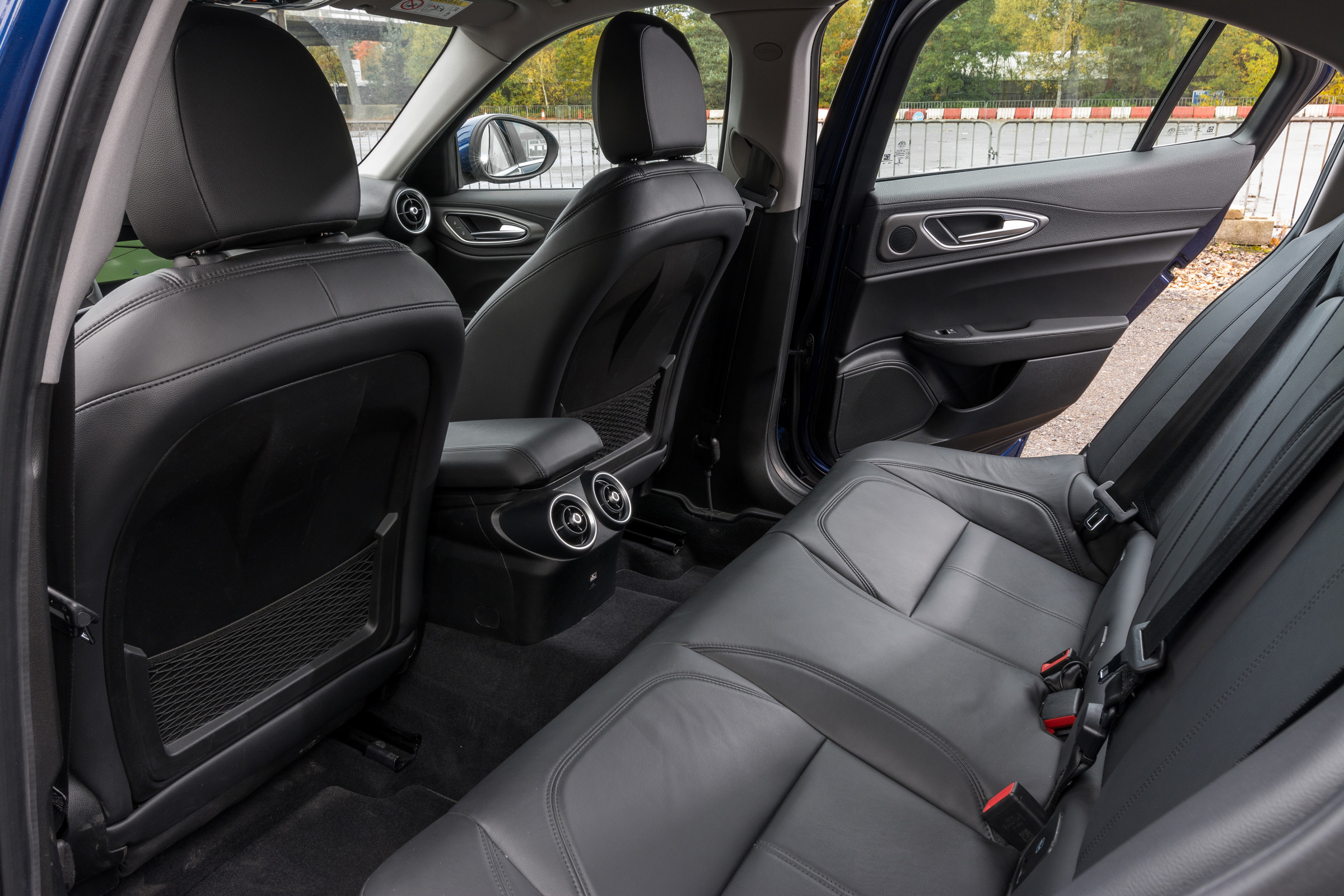 Alfa Romeo Giulia - rear seats