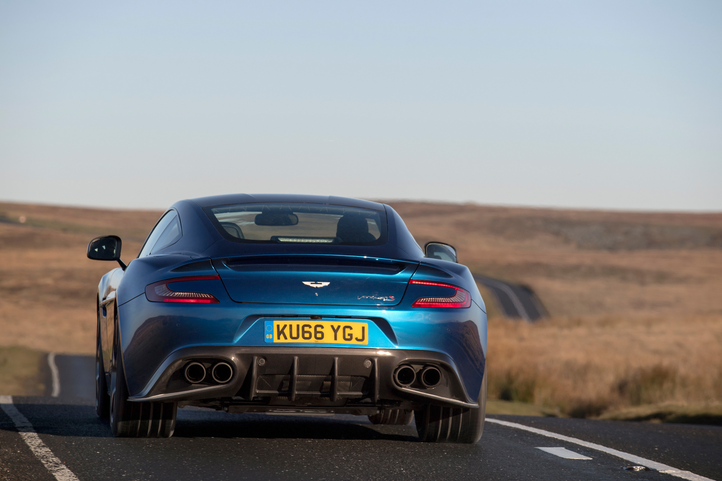 Aston Martin Vanquish S - rear tracking 2