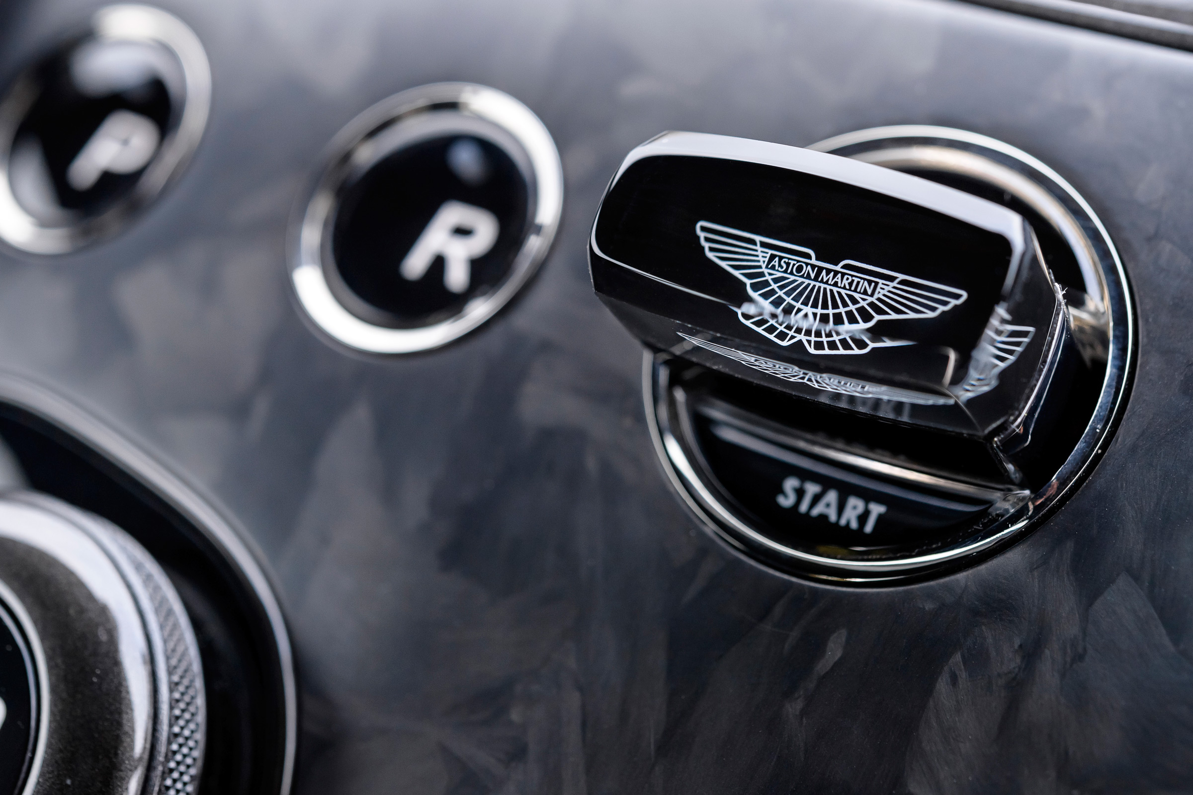 Aston Martin Vanquish S - starter button