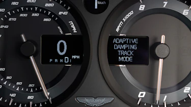 Aston Martin Vanquish S - instruments