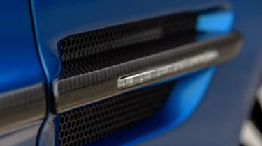 Aston Martin Vanquish S - side vent