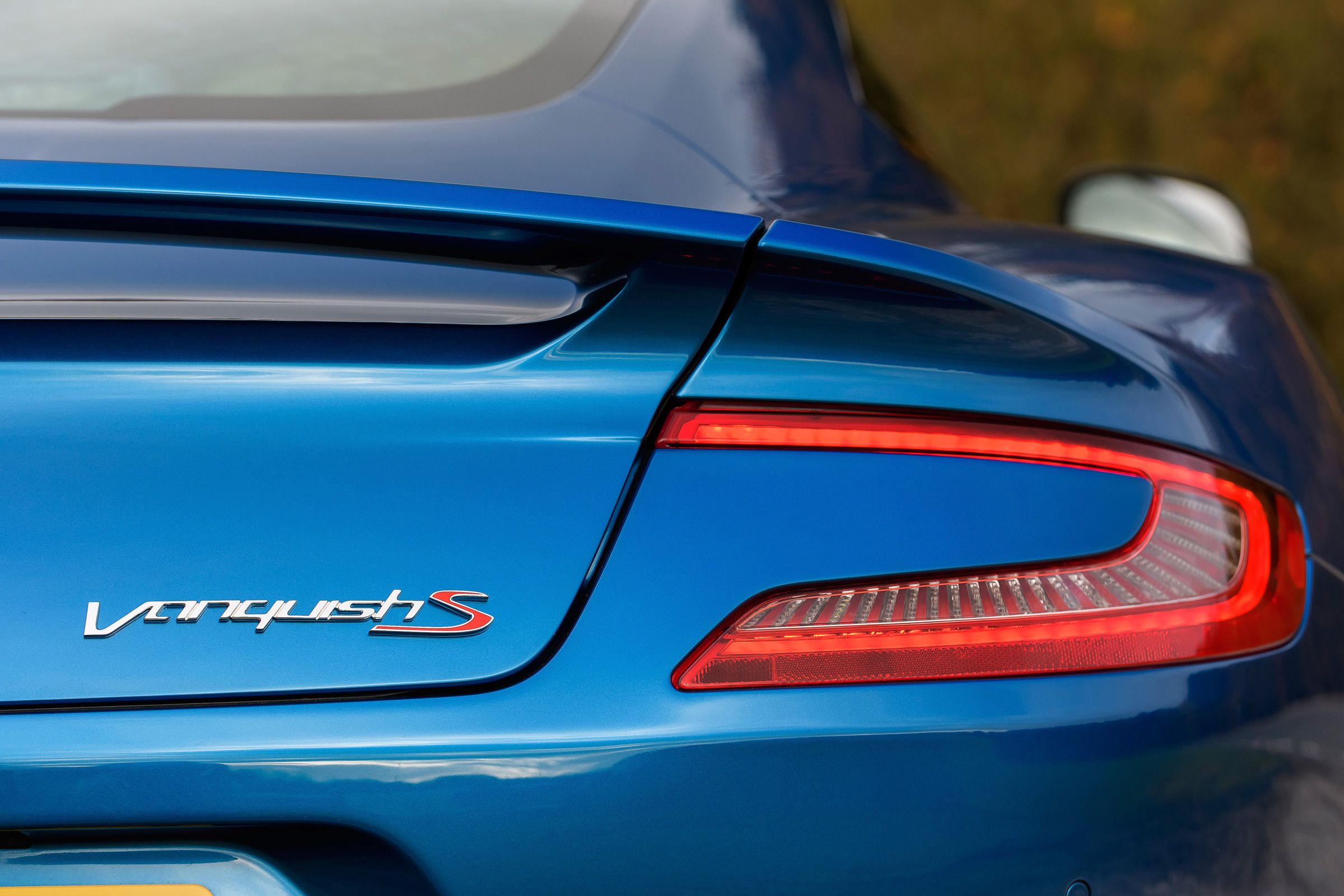Aston Martin Vanquish S - rear light