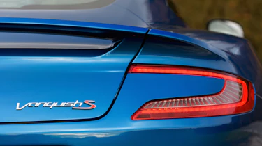 Aston Martin Vanquish S - rear light