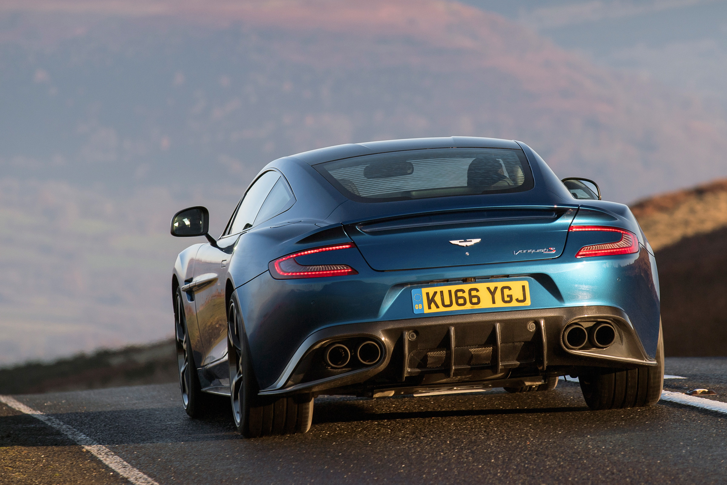 Aston Martin Vanquish S - rear cornering