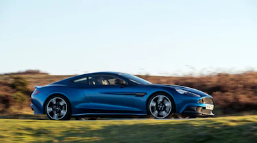 Aston Martin Vanquish S - side tracking