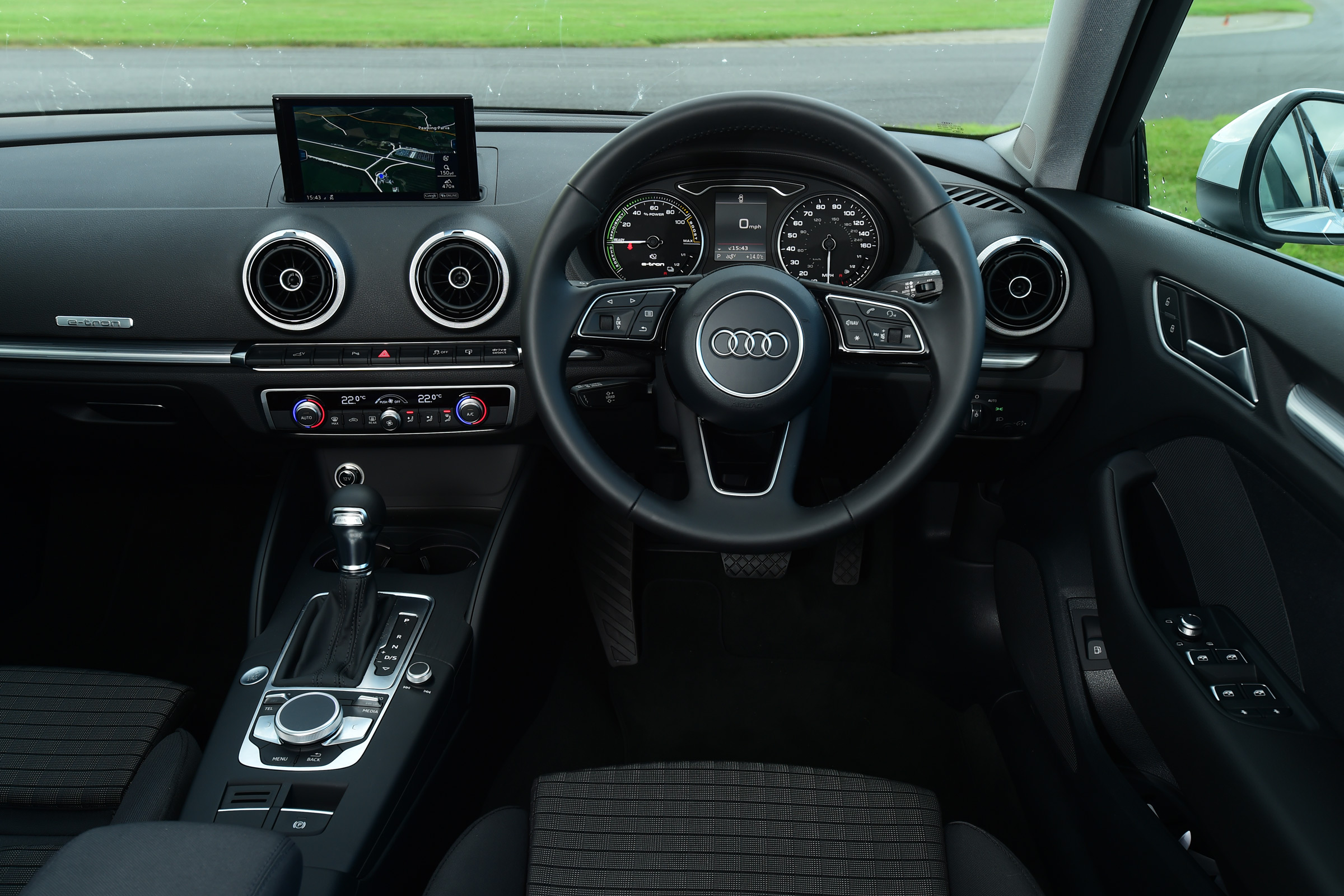 Audi A3 e-tron - interior