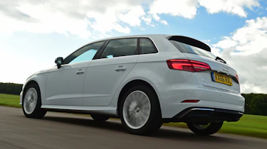 Audi A3 e-tron - rear tracking