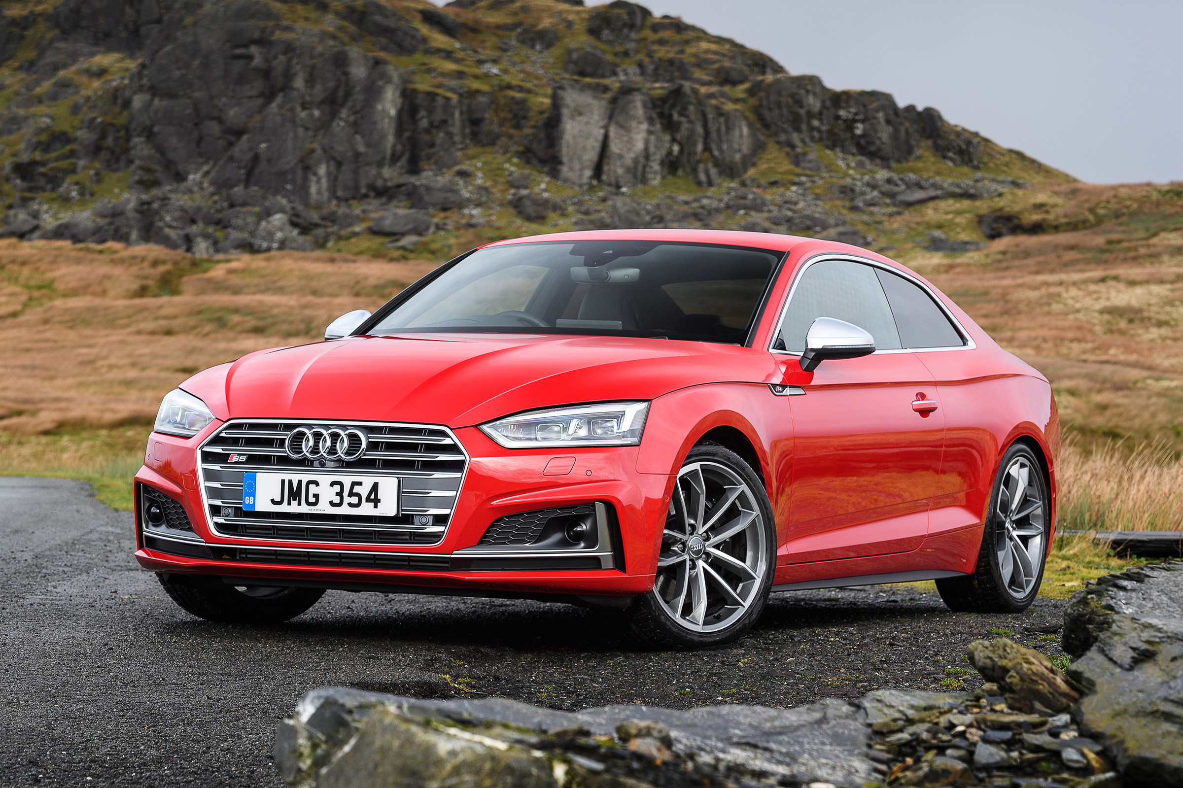 Audi S5 Coupe - front static