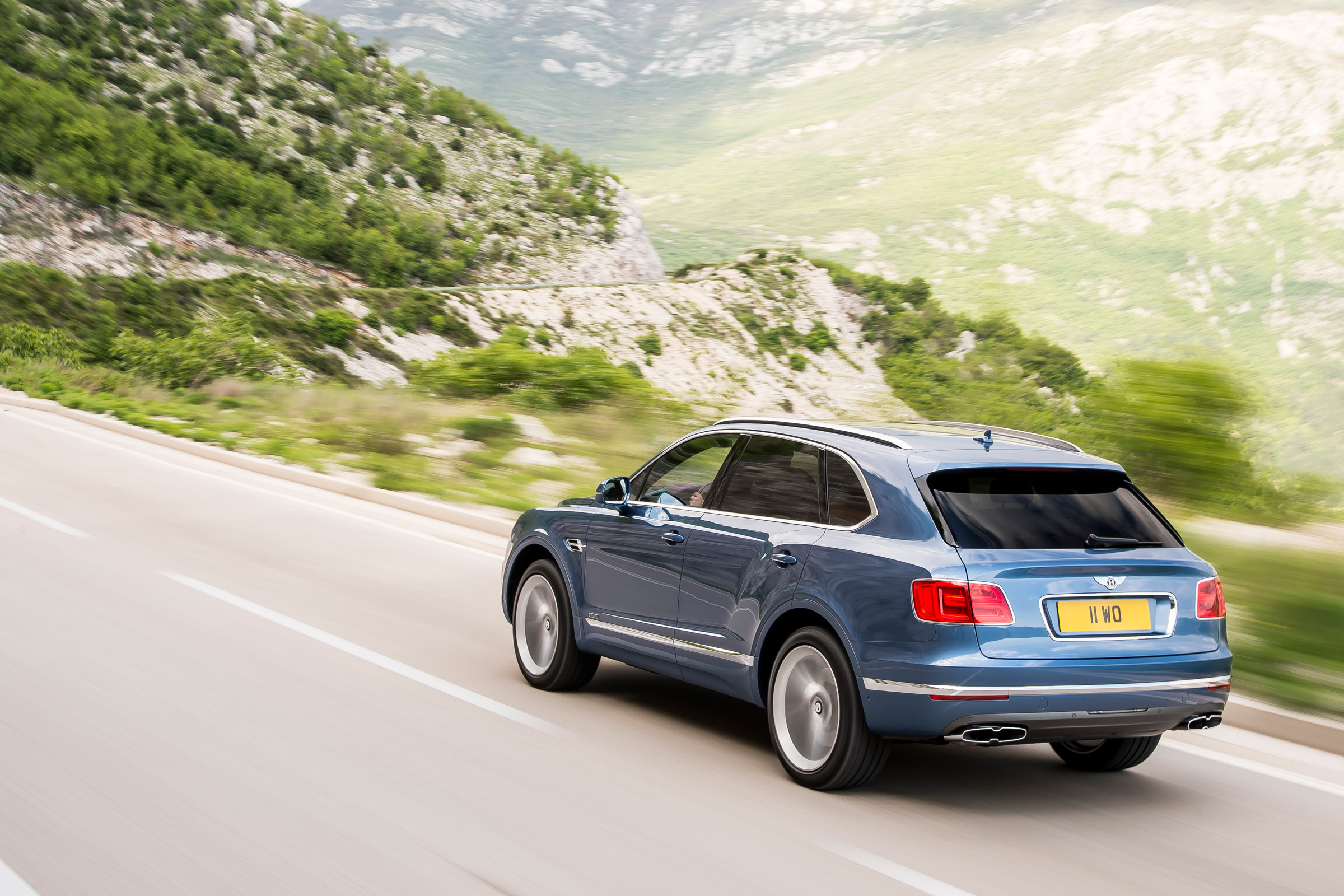 Bentley Bentayga Diesel - rear tracking 2