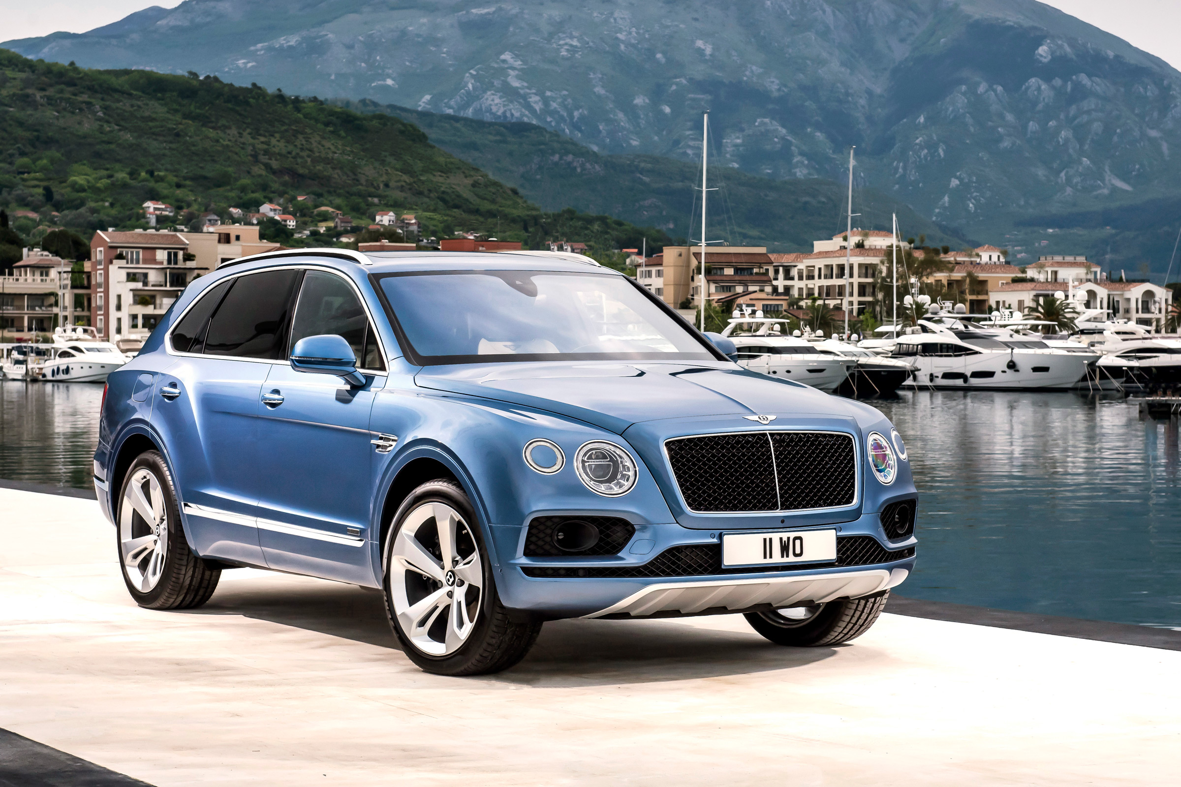 Bentley Bentayga Diesel - front quarter