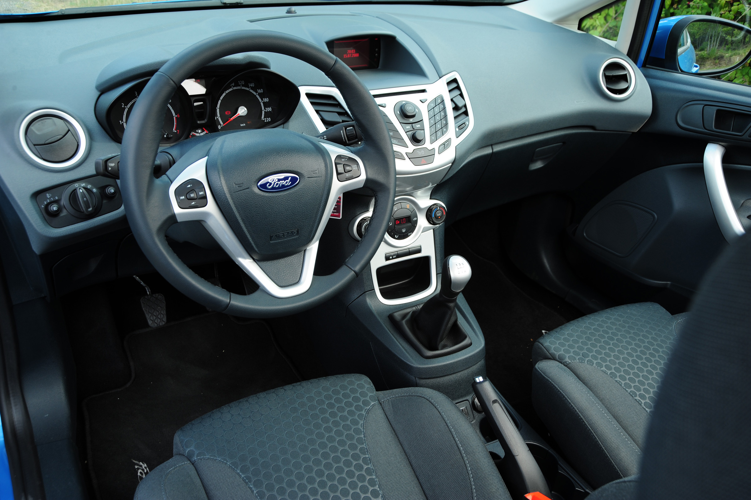 Ford Fiesta Mk6 - interior