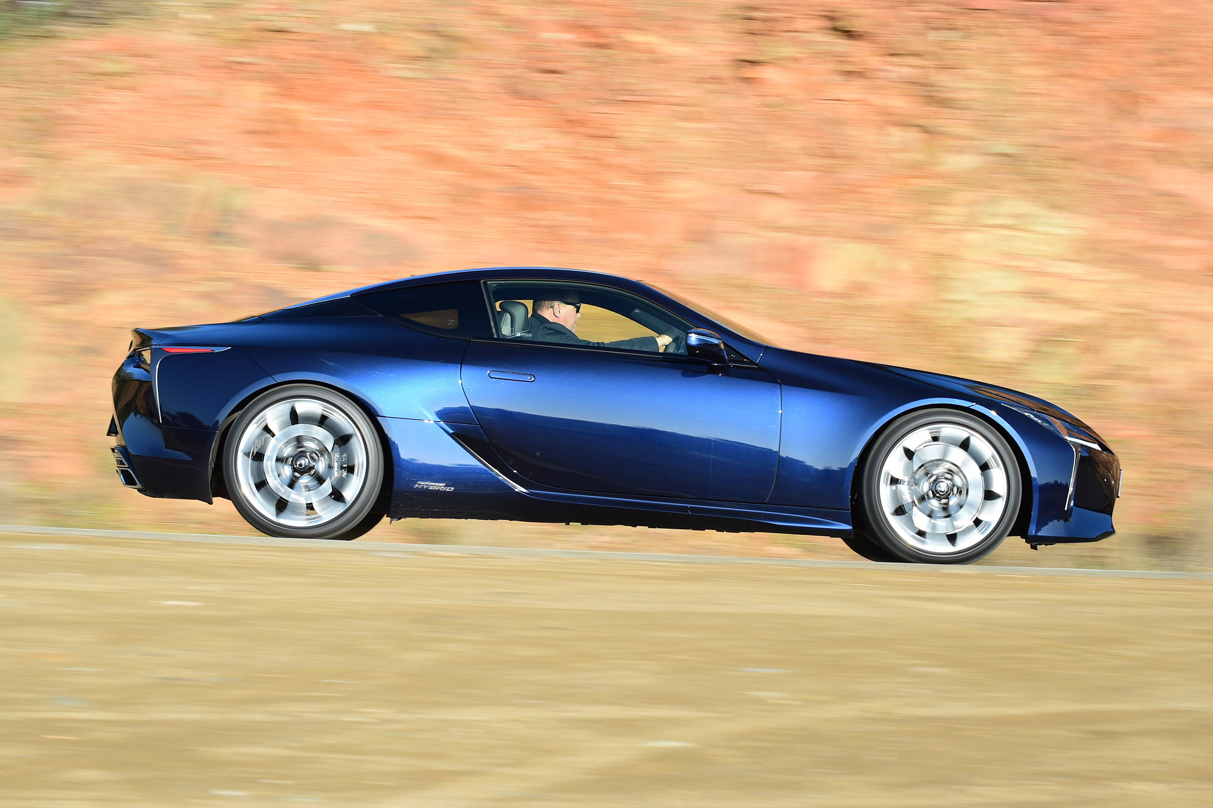 Lexus LC 500h - side