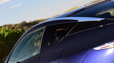 Lexus LC 500h - profile