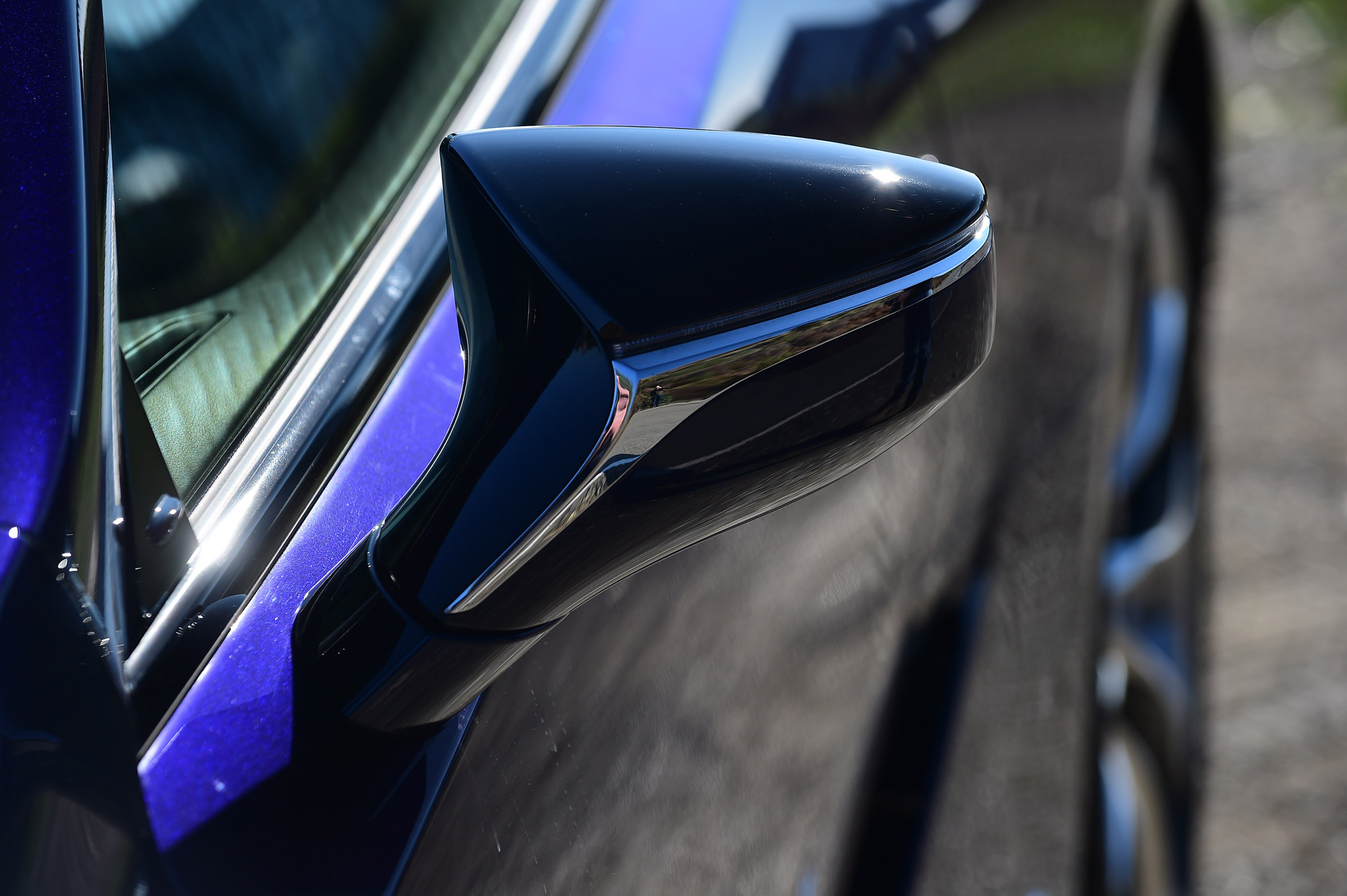 Lexus LC 500h - wing mirror