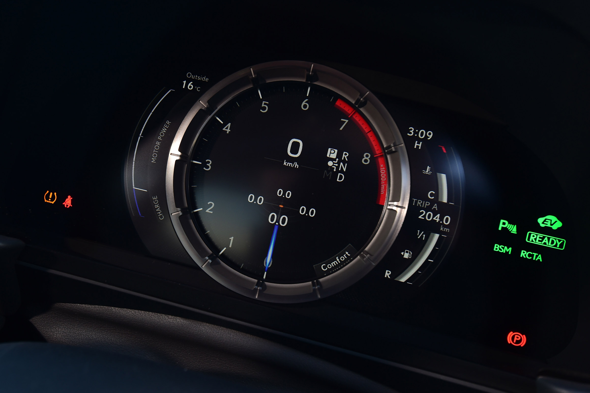 Lexus LC 500h - dial