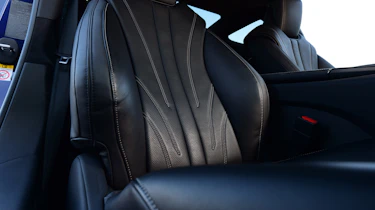 Lexus LC 500h - front seats