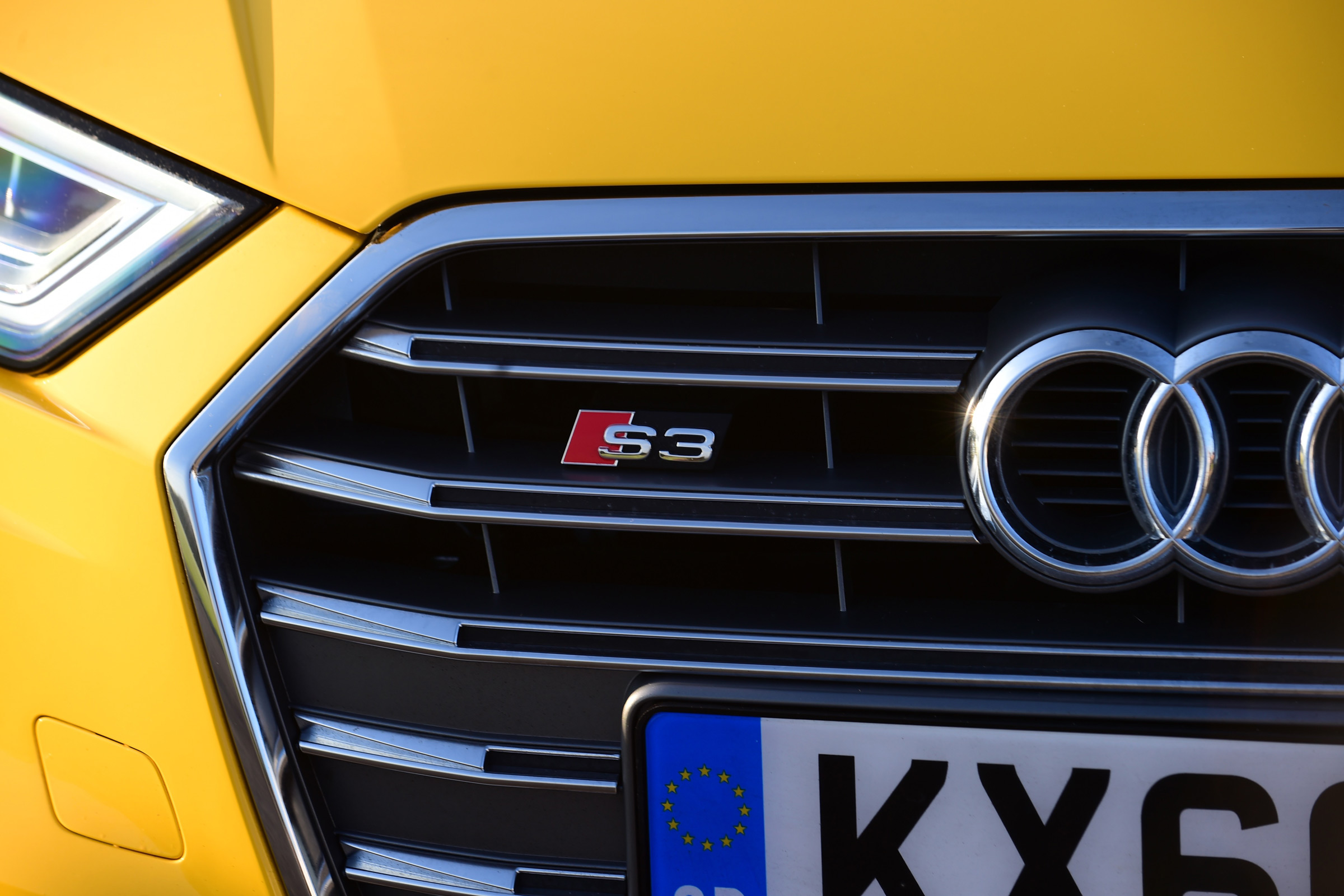 Audi S3 Saloon 2017 - front grille