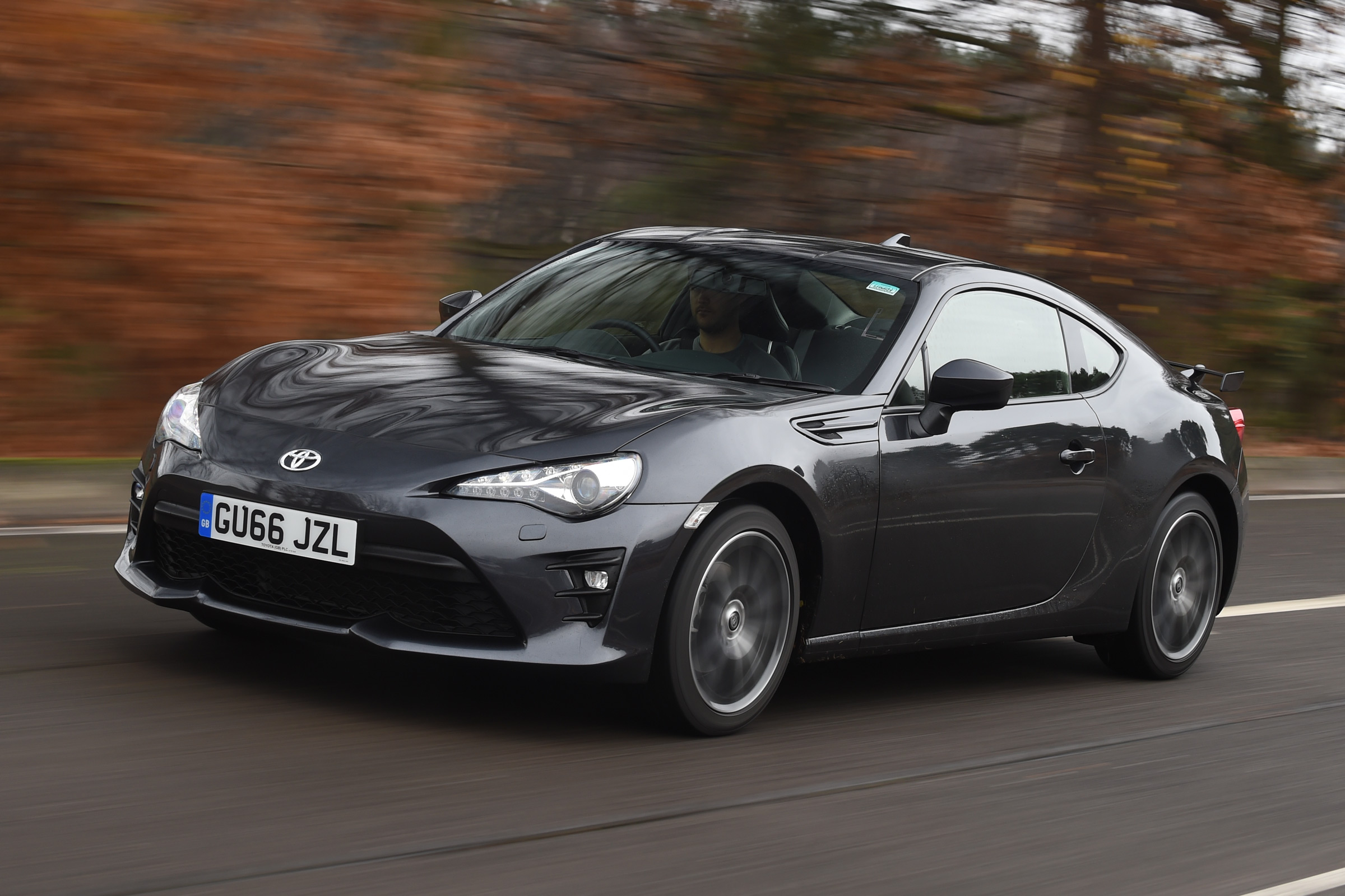 Toyota GT 86 2017 facelift - front tracking