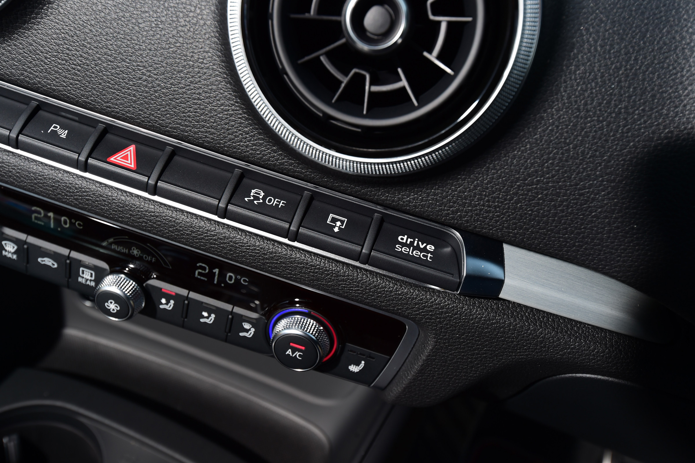 Audi S3 Saloon 2017 - dashboard