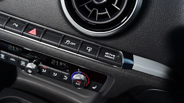 Audi S3 Saloon 2017 - dashboard