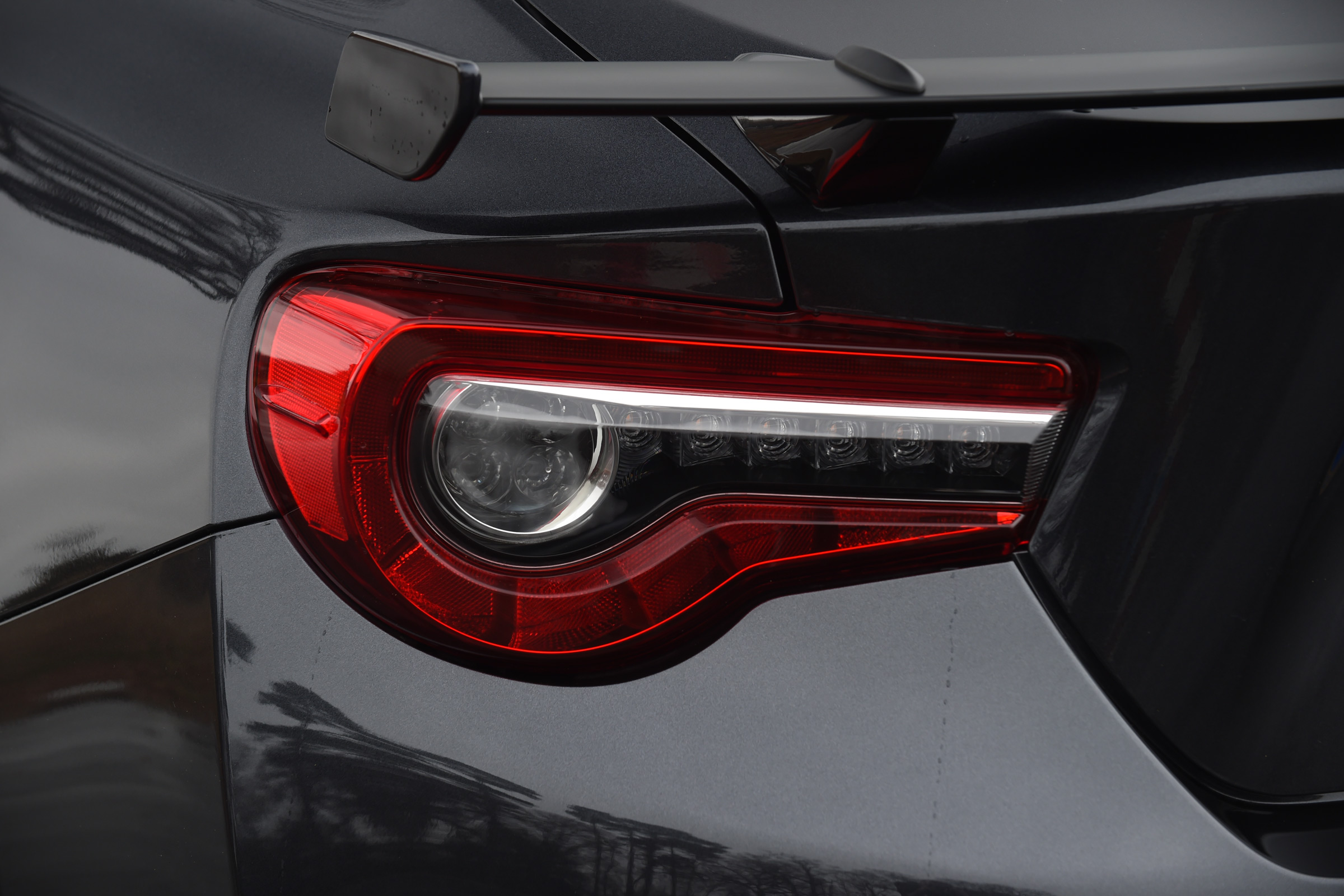 Toyota GT 86 2017 facelift - rear light