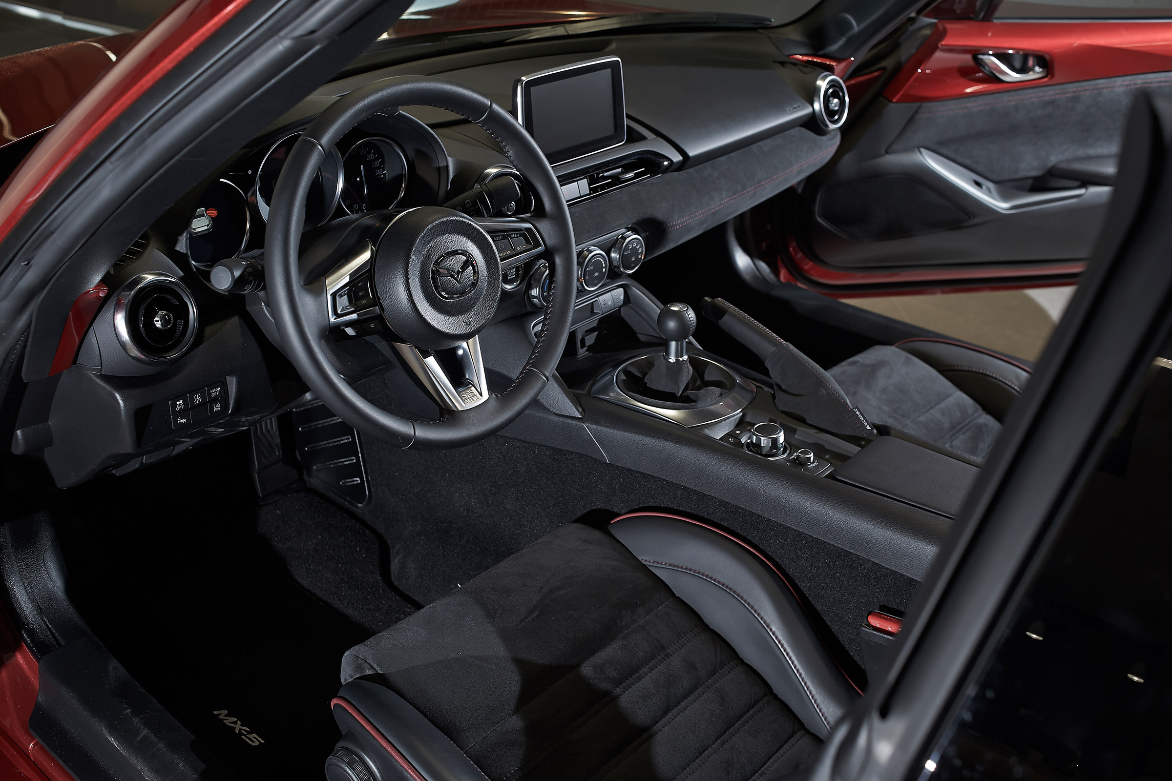 Mazda MX-5 RF Launch Edition cabin